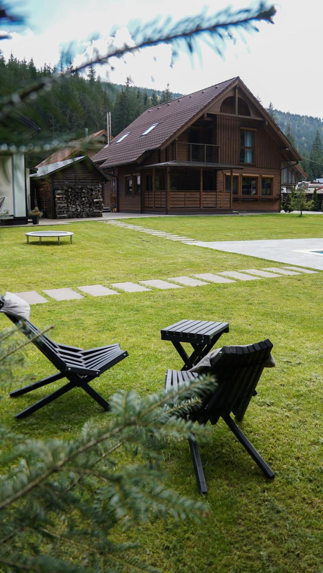 Berghaus Bukovel Villa Exterior photo