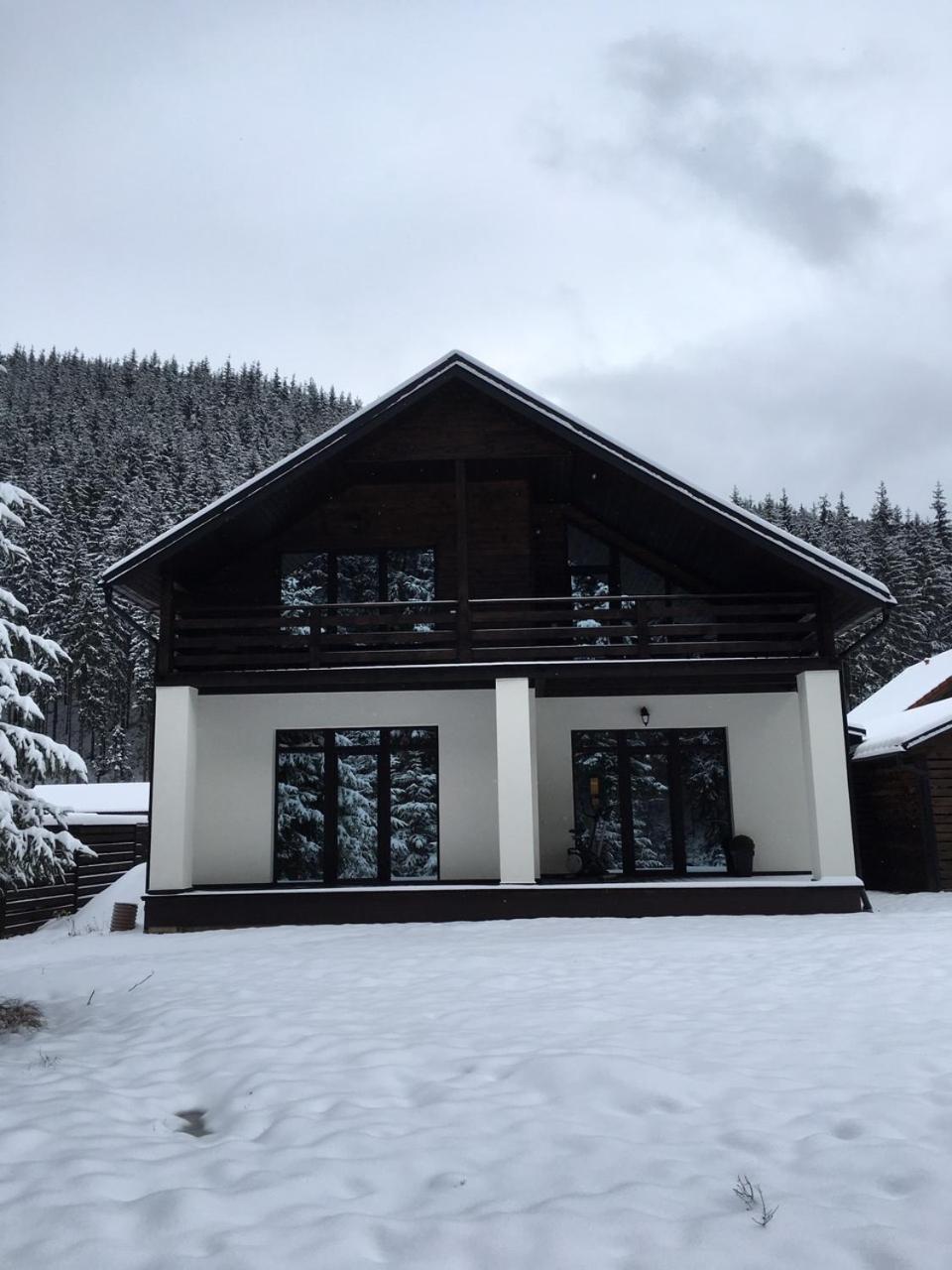 Berghaus Bukovel Villa Exterior photo